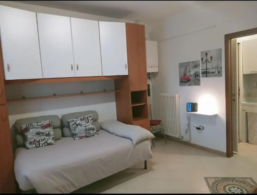 Appartamento Monolocale A Modena Italy